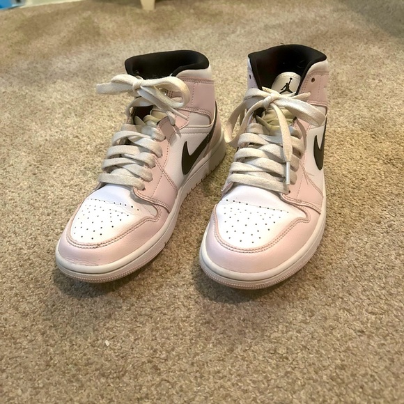 Nike Air Jordan 1 Barely Rose Mid - Picture 1 of 8